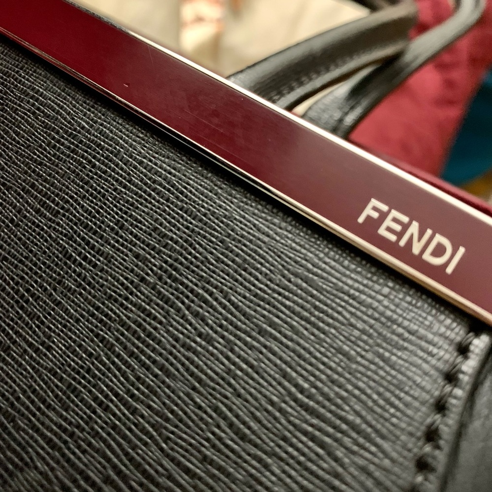 💯 Authentic Fendi 2jours Saffiani Large 2-Way Bag - Picture 9 of 17